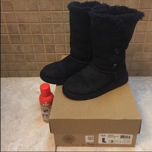Ugg big girls Bailey triple Button Boots size 3 M